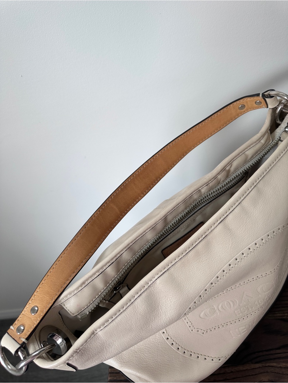 Coach Two-Tone Cream and Dark Brown Leather Shoulder Bag with Tan Strap - Picture 3 of 16